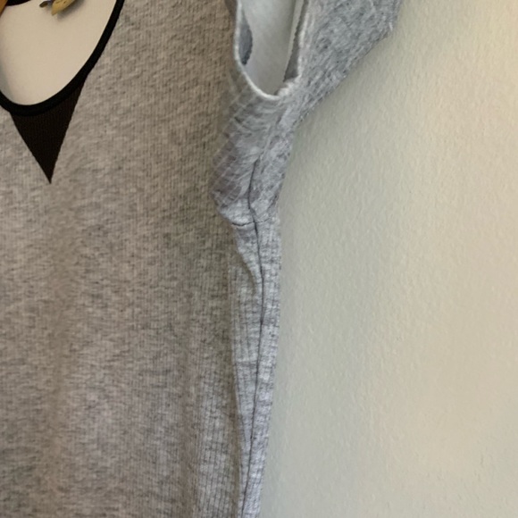 Monreal London Gray Ribbed Performance Sport Top, Medium - Picture 6 of 13